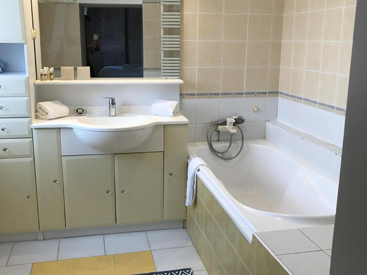 La Poterne Villa Бон Екстериор снимка